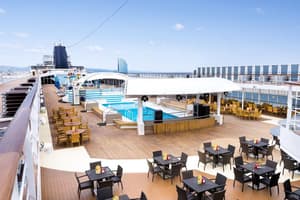 MSC Cruises MSC Sinfonia Cafè Le Piscine Pool2.jpg